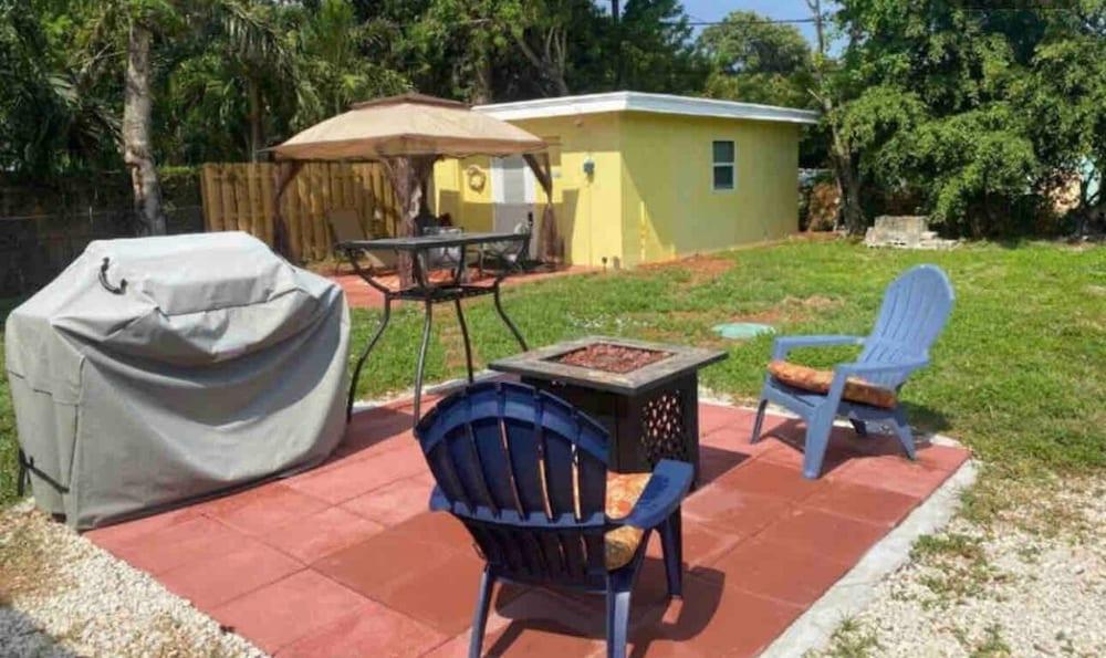1 Bedroom Studio Cottage Patio Grill Firepit Parking