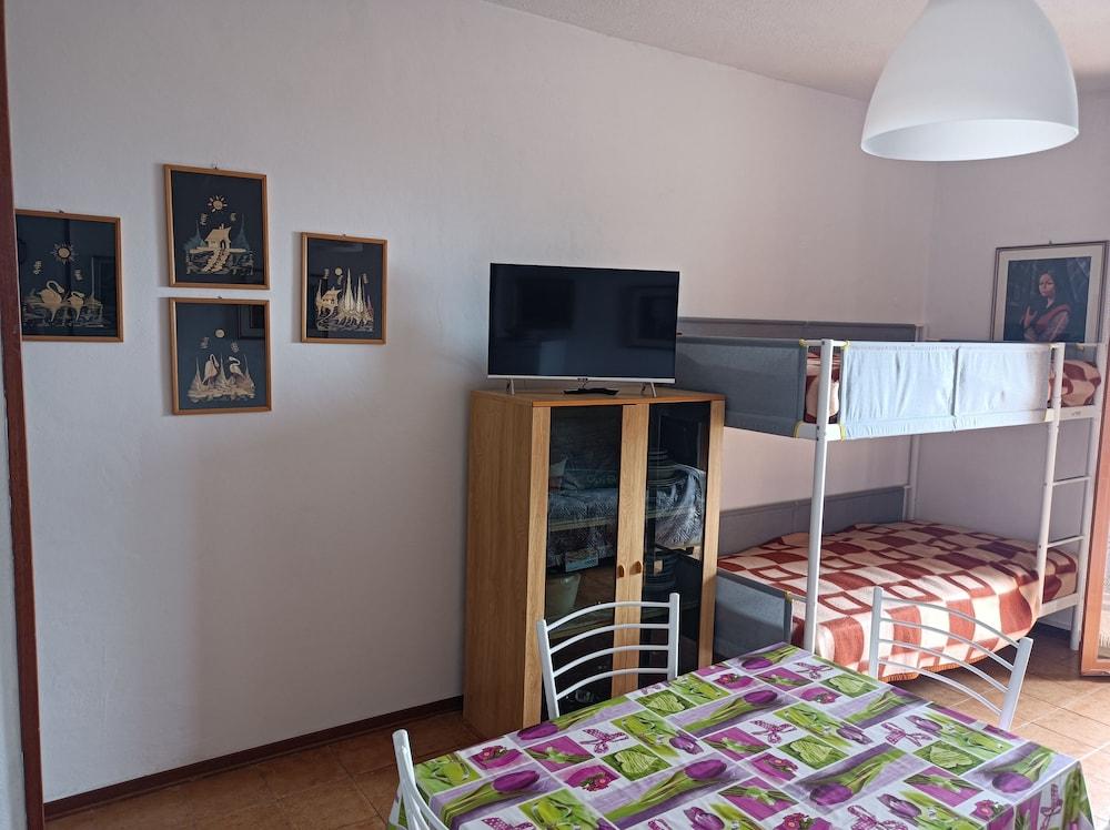 Seafront Apartment for Rent 6 Sleeps Skyscraper