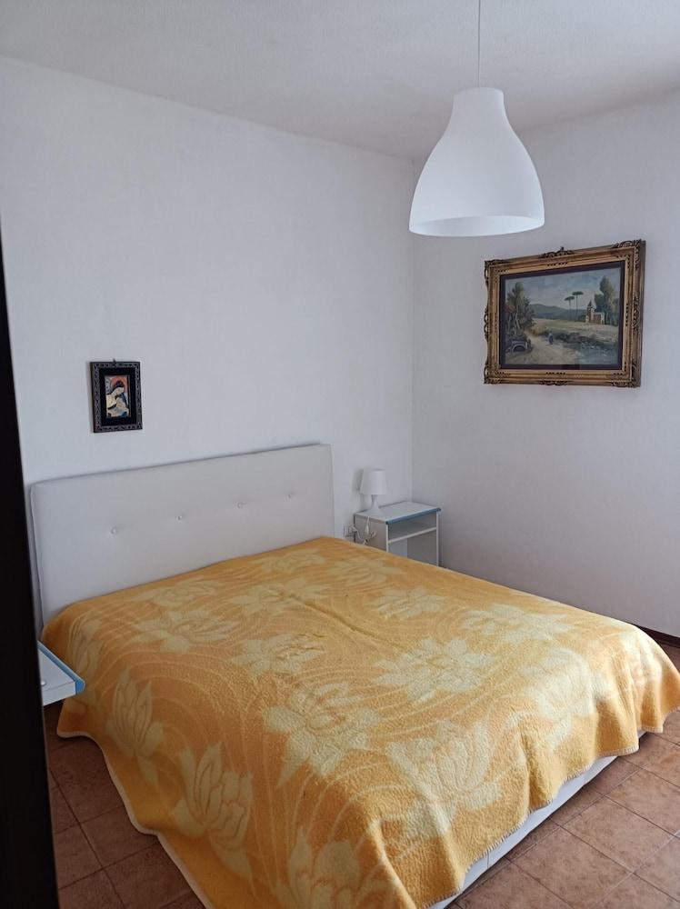 Seafront Apartment for Rent 6 Sleeps Skyscraper