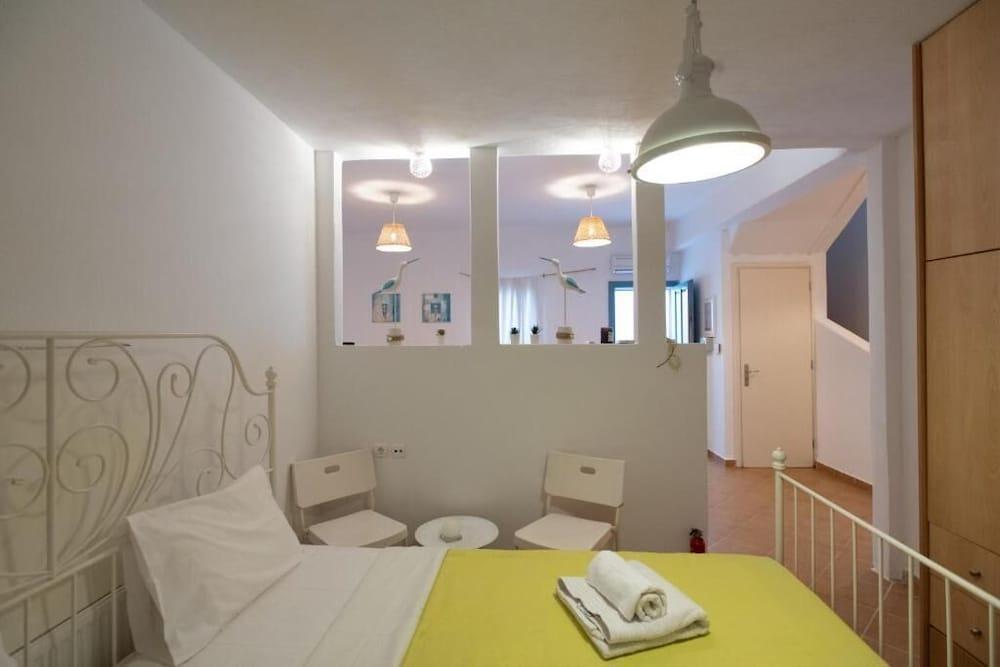 Dreamscape 3-Bedroom Mykonos Hideaway