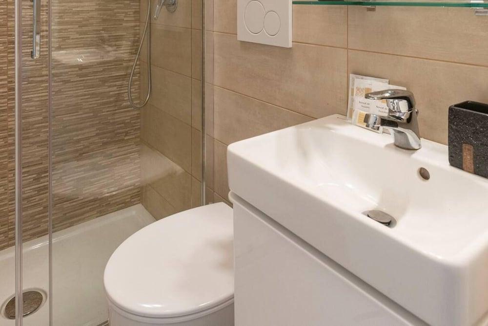 Welcomely - Costa 7 A