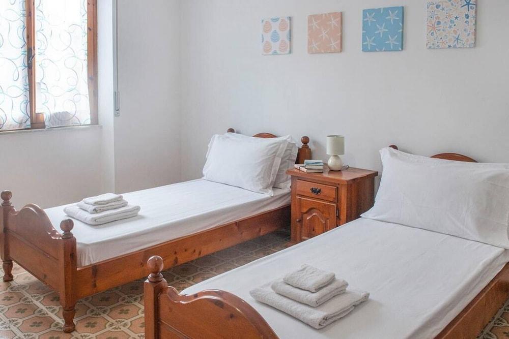 Welcomely - Paoli 89