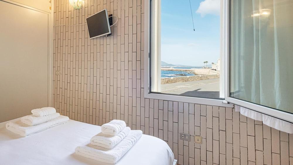 Welcomely - Seafront Bastioni