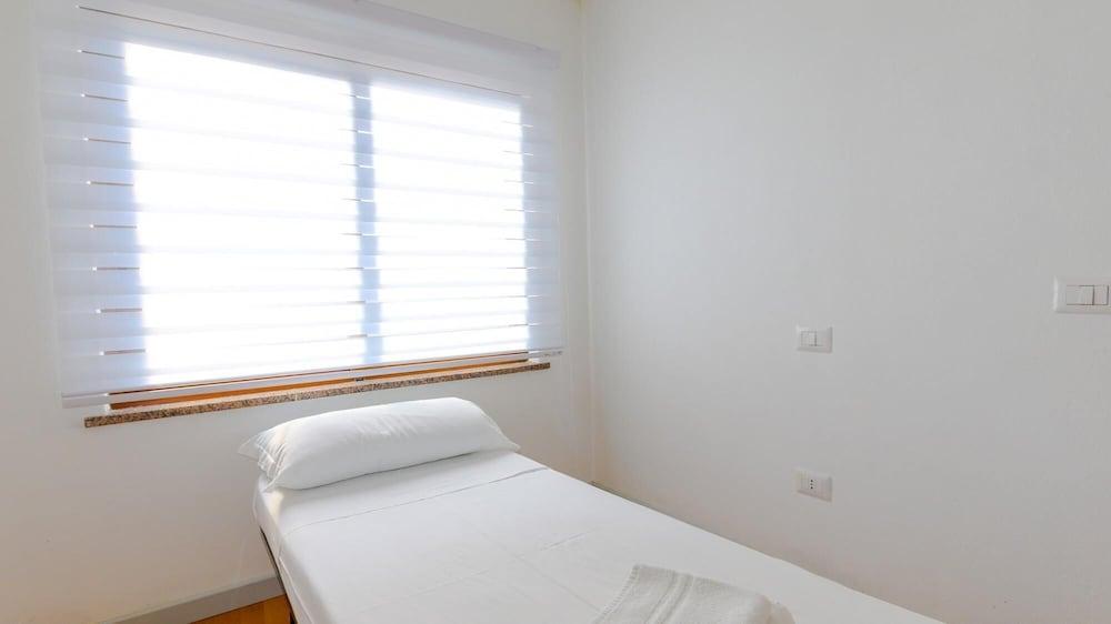 Welcomely - Xenia Boutique House 5