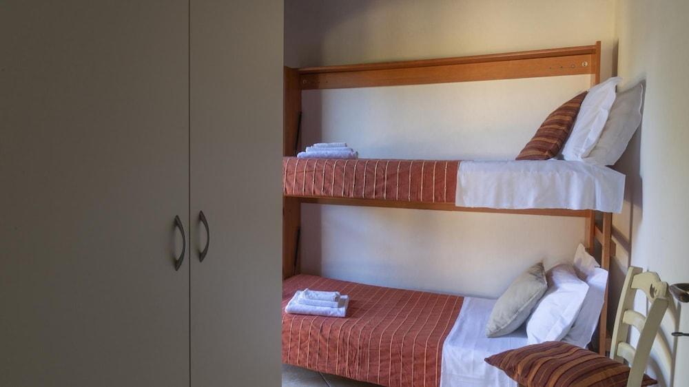 Welcomely - Sa Murta-il Mirto