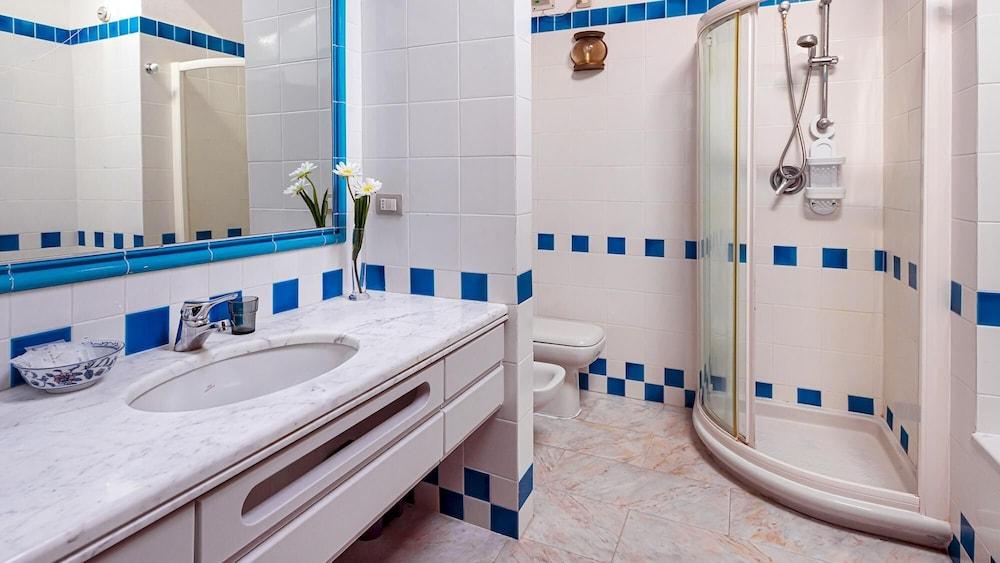 Welcomely - Bluefront