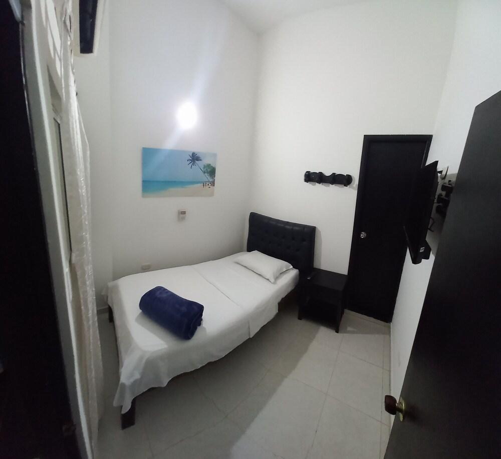 HOTEL SAN ADOLFO CAREPA