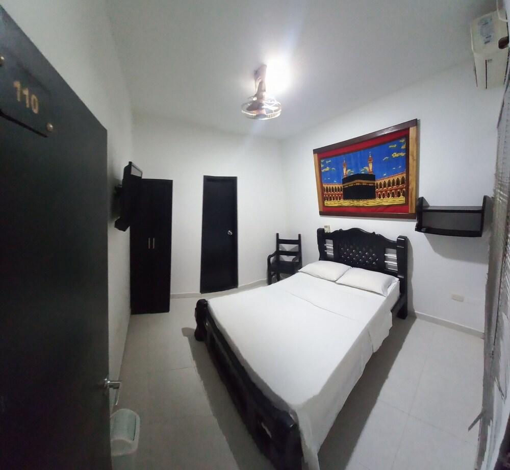 HOTEL SAN ADOLFO CAREPA