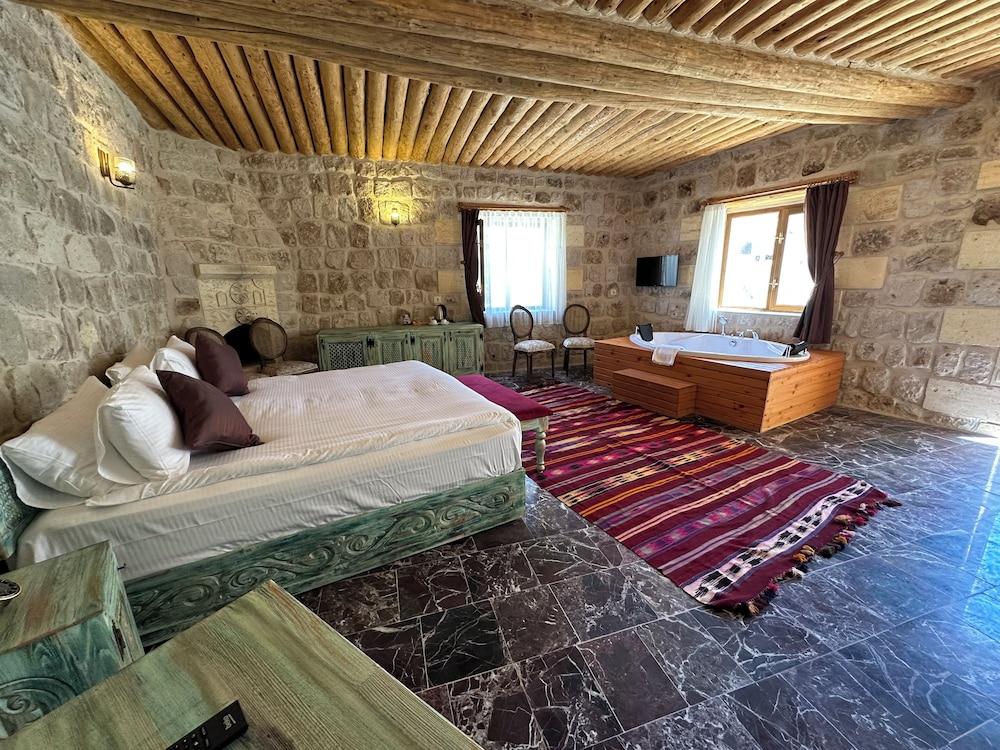 Doctor’s Cave Cappadocia