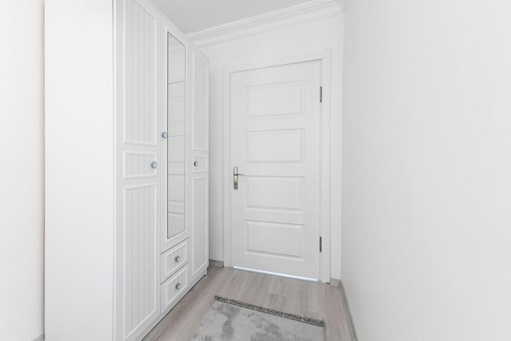 Comfortable Spacious Flat in Besiktas