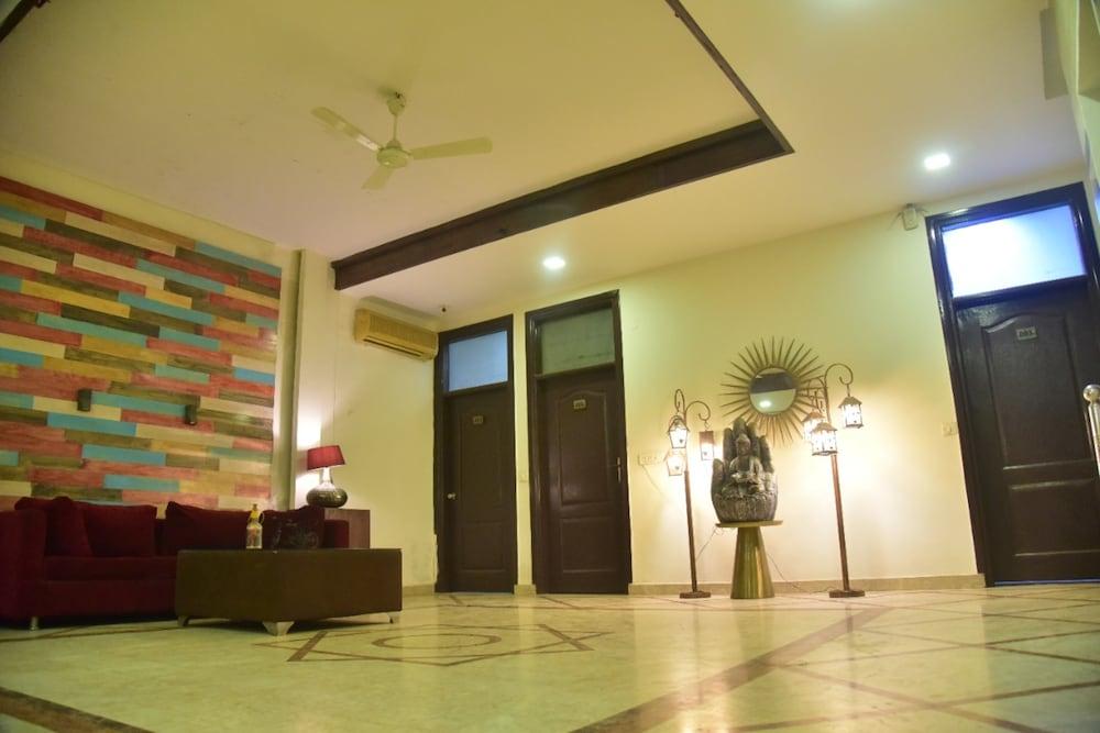 Roomshala 063 Cloud 29