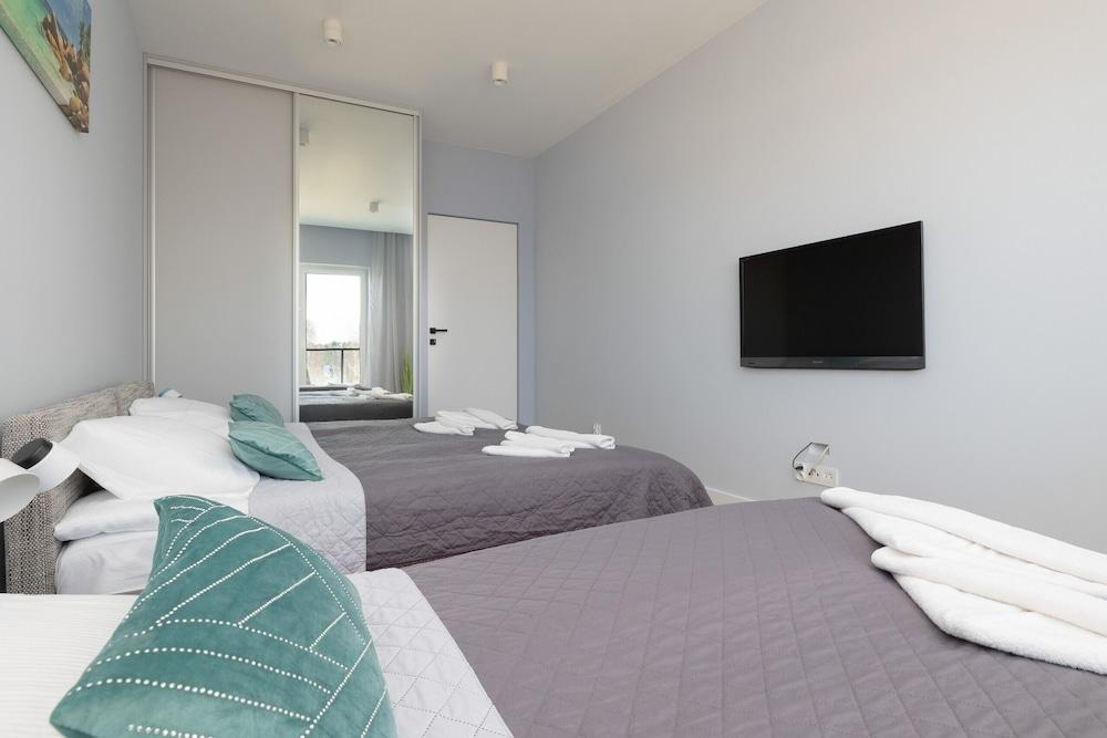 Riverfront Apartment by Renters