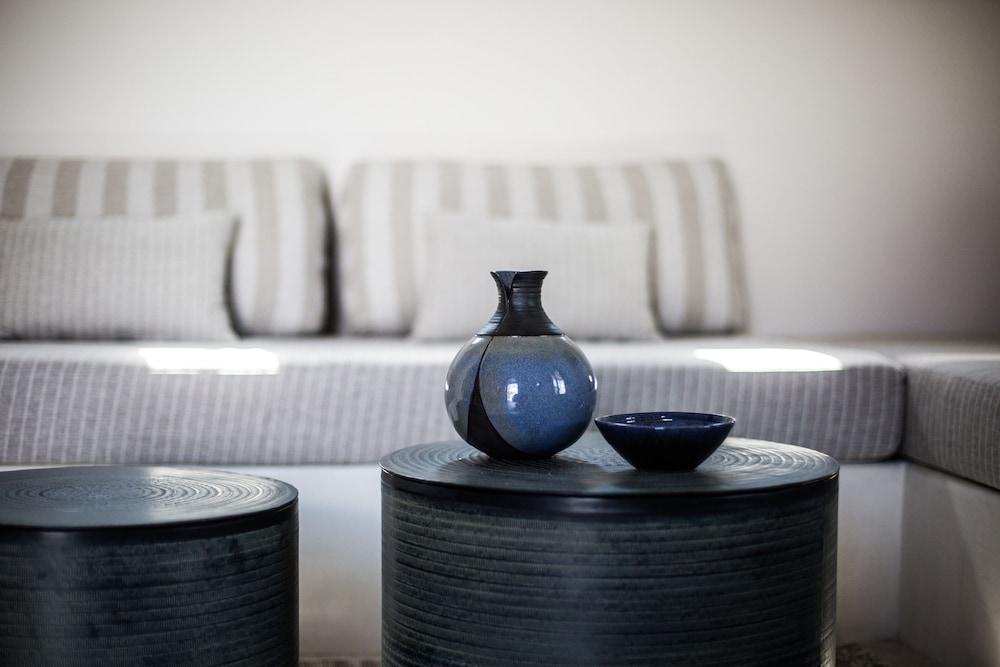 Terra Nera Suites Santorini