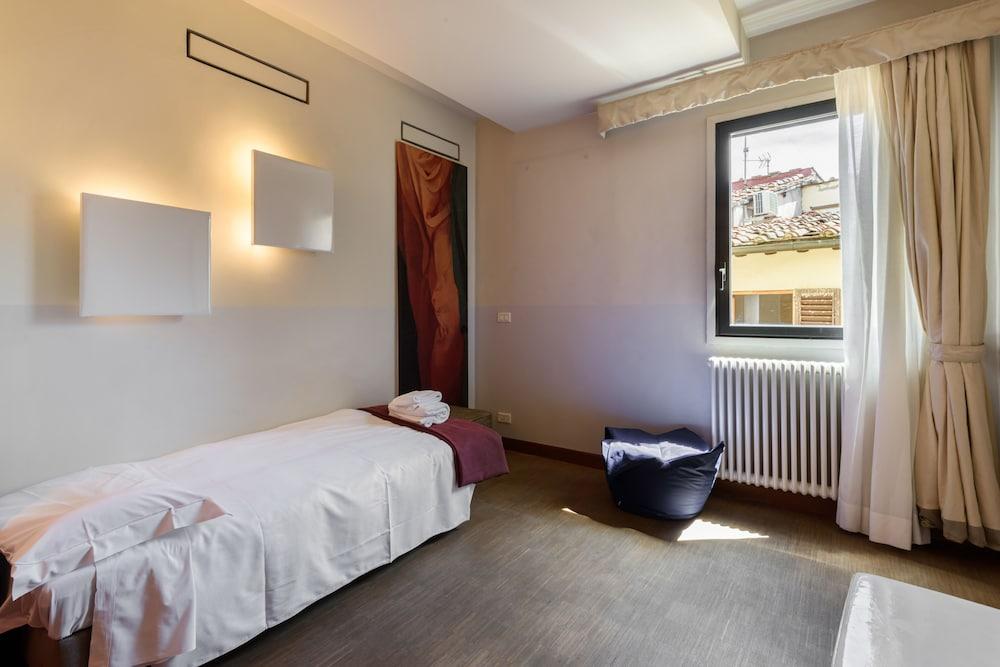 Palazzotto Pitti by Mmega