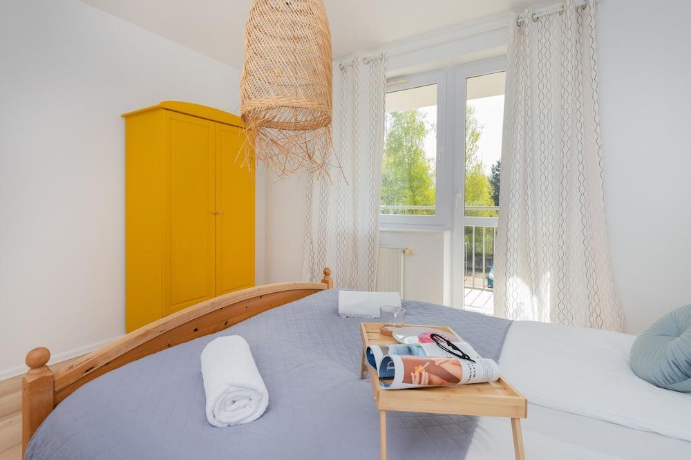 Retro Style Apartment by Renters