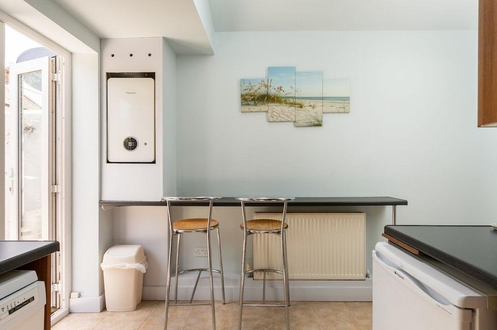 2 b&b 40 Percent off Weekly Half Price Monthly