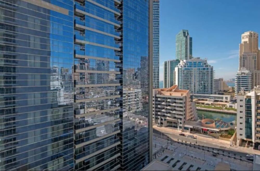 Cozy 1BR with balcony sea view