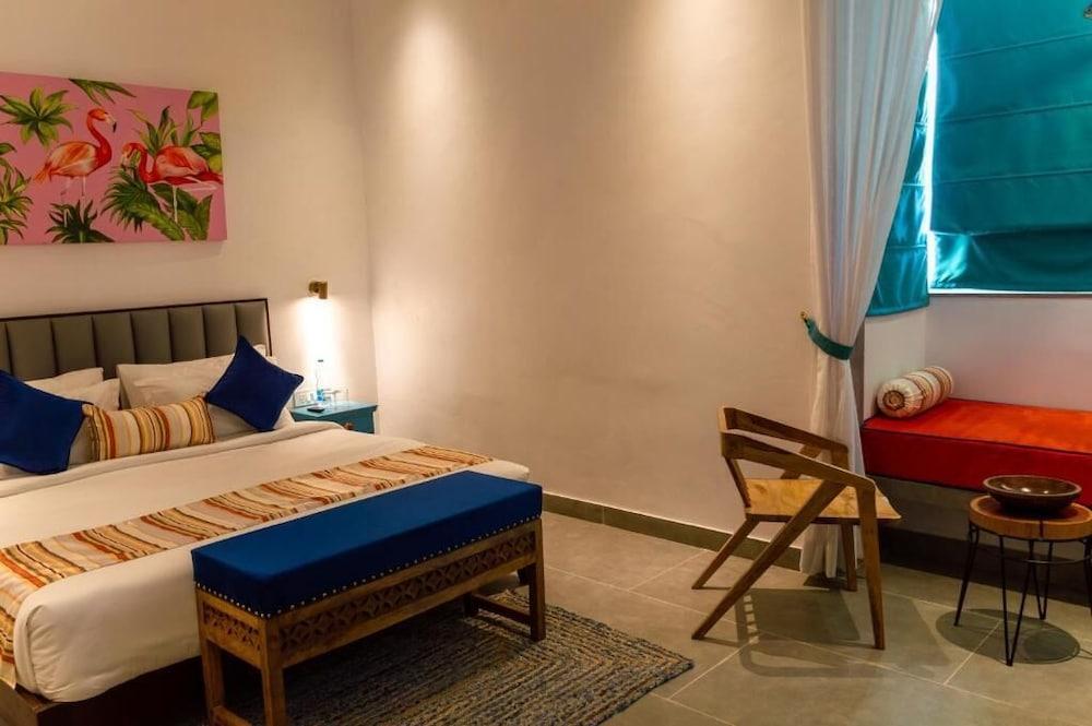 Casa Blanca LakeCity