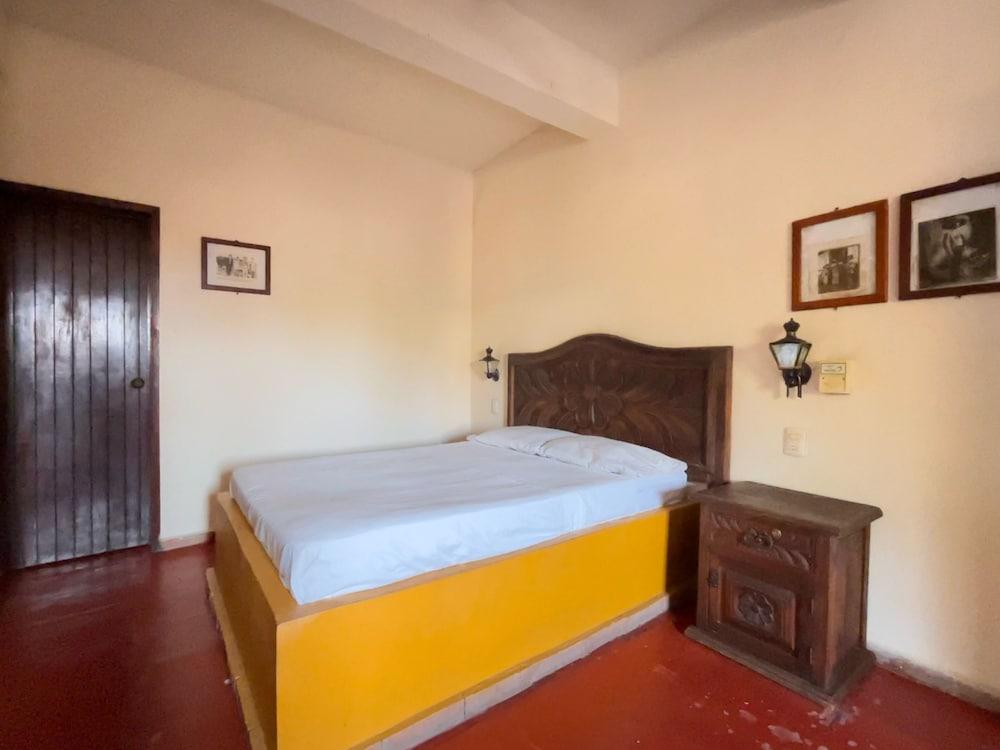 Hotel Rancho Escondito