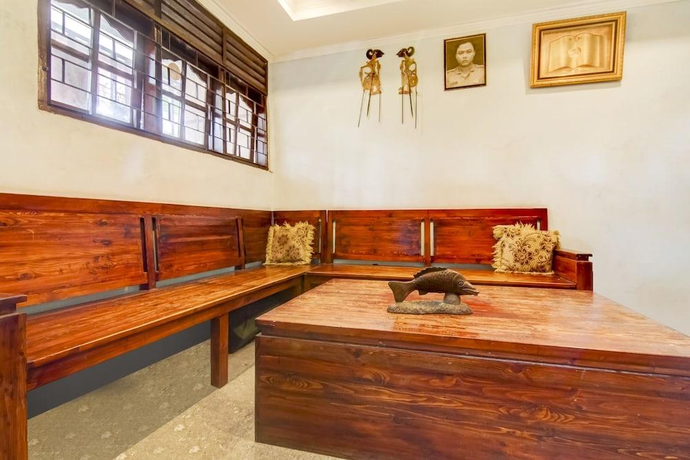 Hotel O Nakula Sadewa