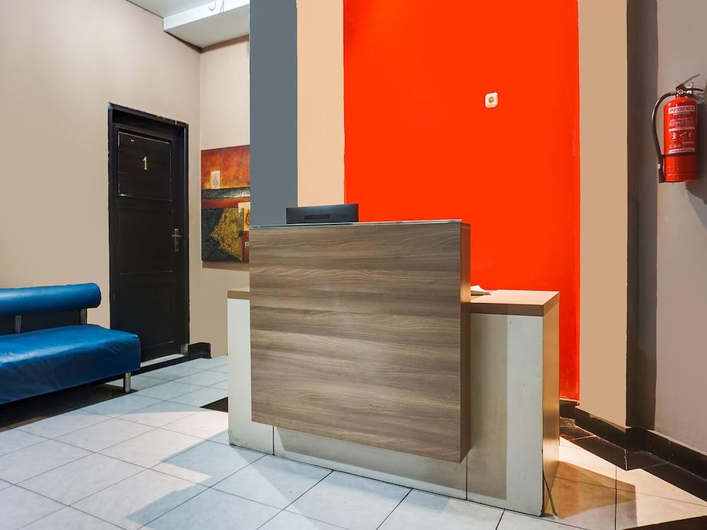 Hotel O Makassar near Mall Panakukkang formerly Sayang Home Stay