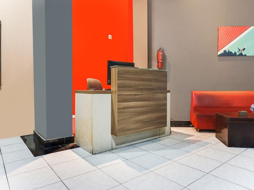 Hotel O Makassar near Mall Panakukkang formerly Sayang Home Stay