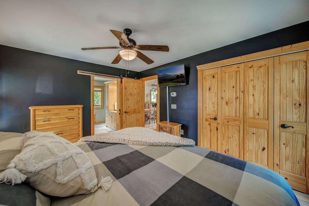 Four Bear Hideaway Coosawattee River Resort!