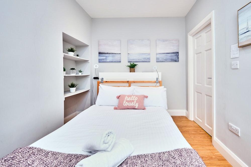 Princess Red - Portrush by the Sea