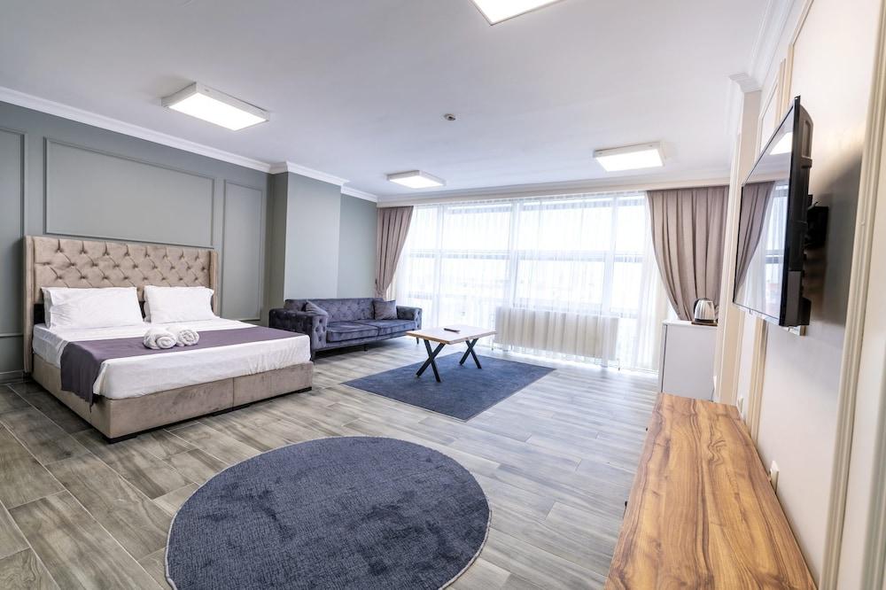 Royal Luxury Hotels Suites