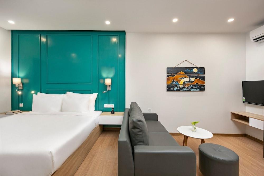 Dolphin Hotel and Apartment