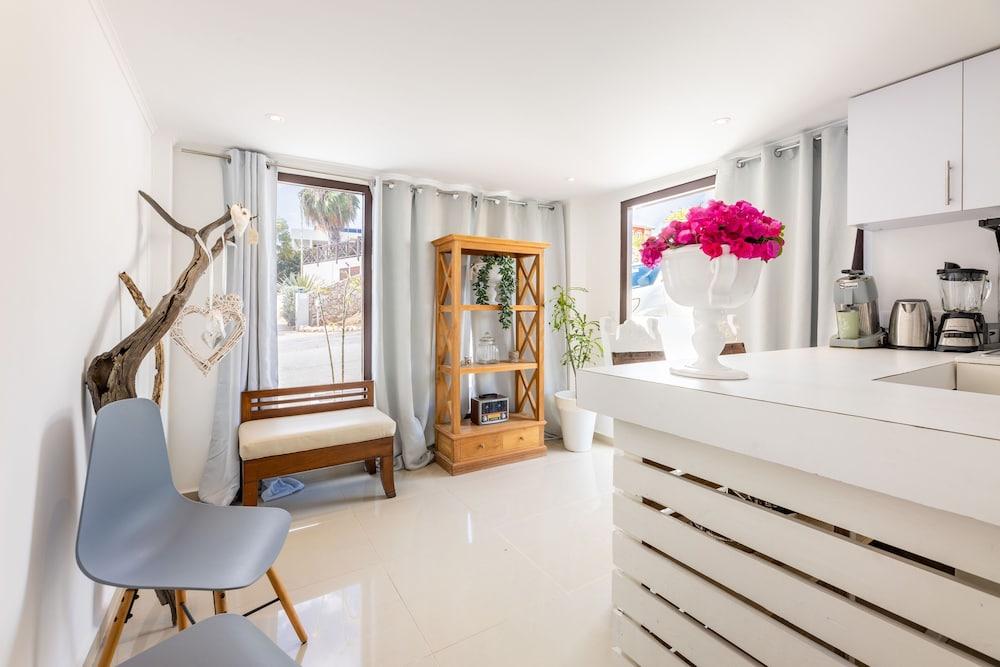 Apartment With Outside Refreshing Cabin - Mi Cuna Close to Beach