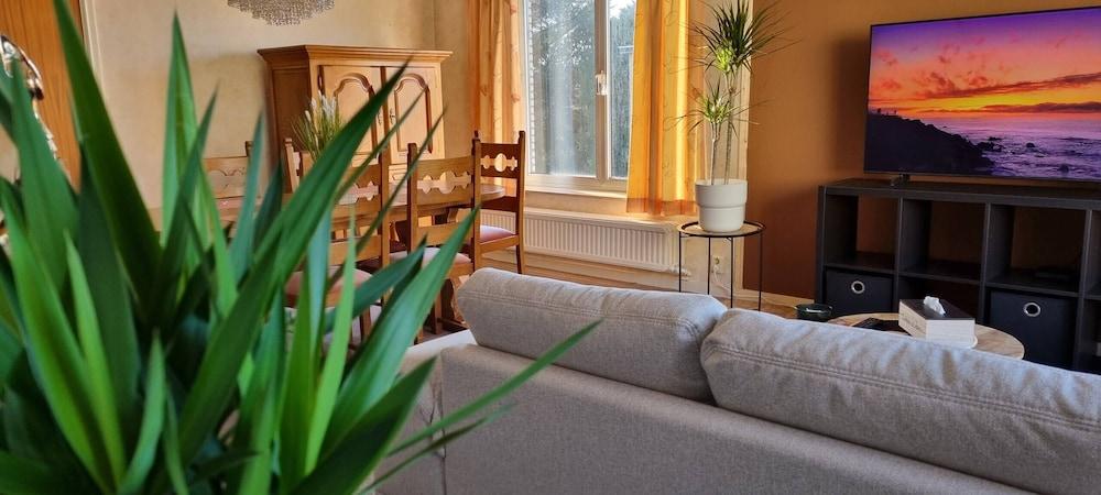 Superb Flat 3 Bedrooms Private Parking