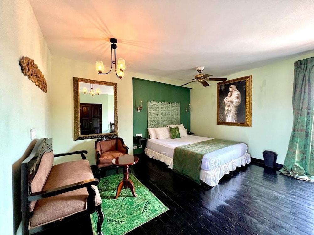 8aps-4 Luxury House in the Historic Center With Pool Air Conditioning and Wifi