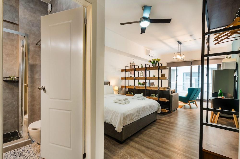 Sanders Home Suites - Inviting Downtown Studio