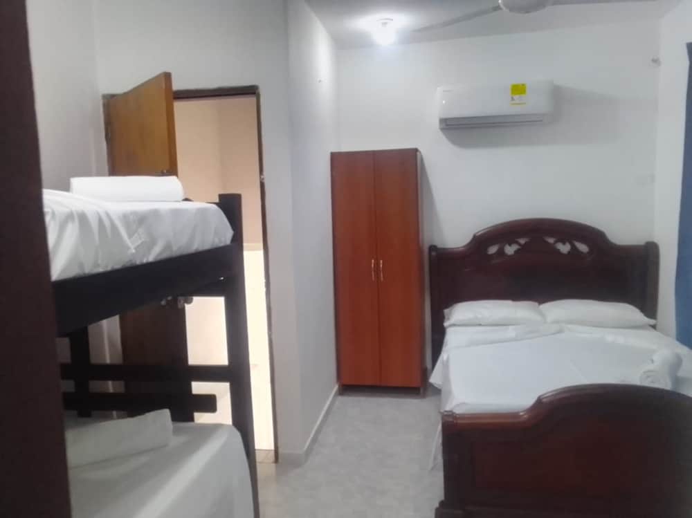 Stylish House With Beautiful Galleries In Gethsemane With Jacuzzi