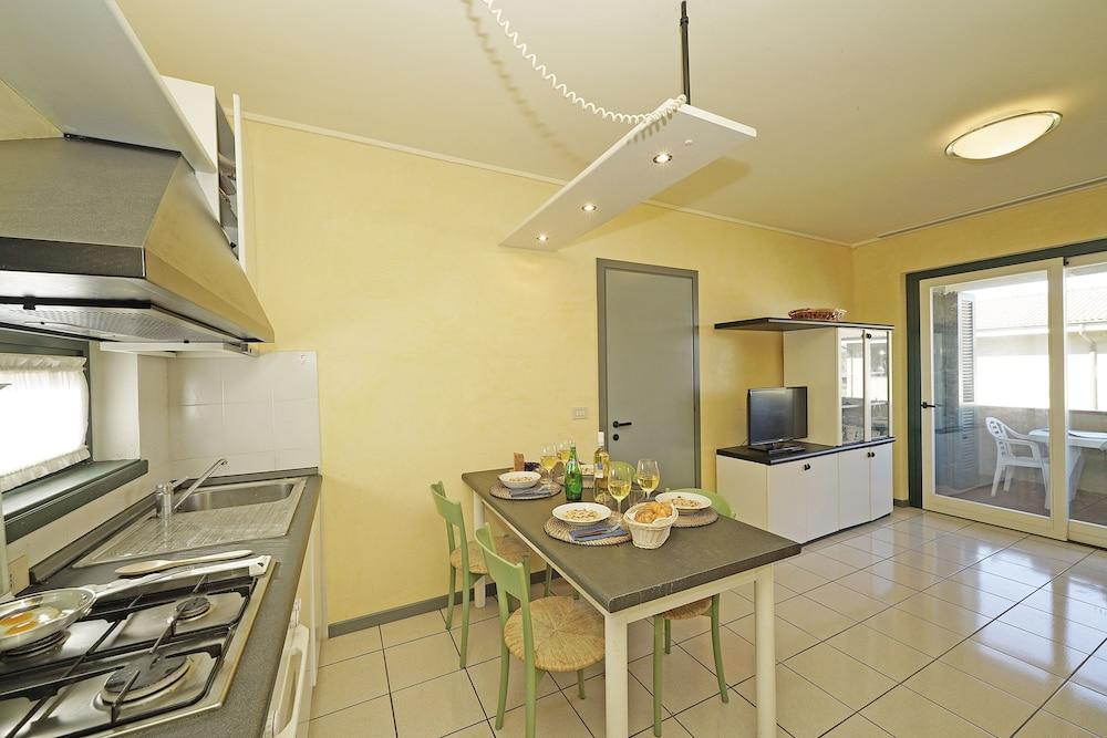 Il Porticciolo P1-12