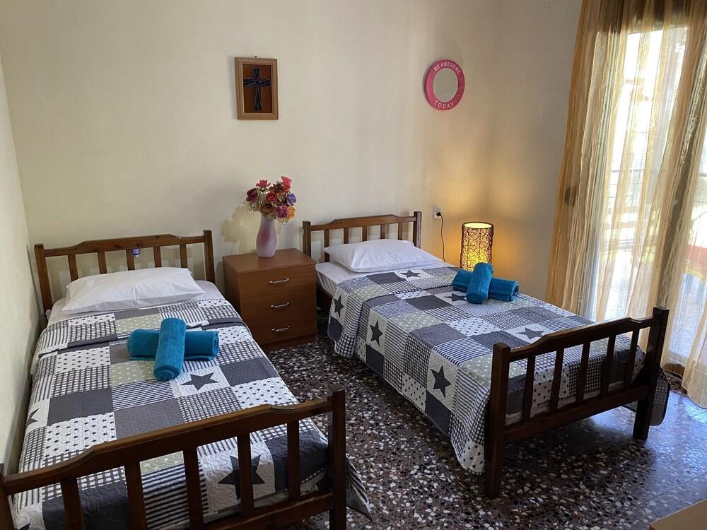 ''Mary's House'' Entire residence Olympiada Halkidiki Near to See 200m!