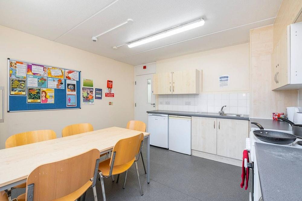 En Suite Rooms COLINDALE SK