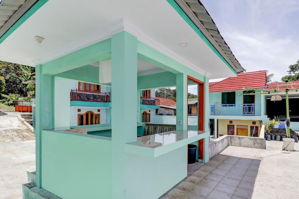 OYO 3879 Villa Sari Intan