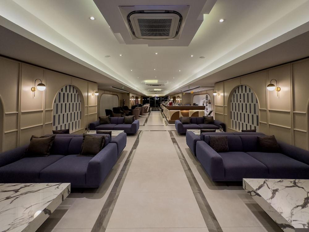 Quality Gold Suit Hotel