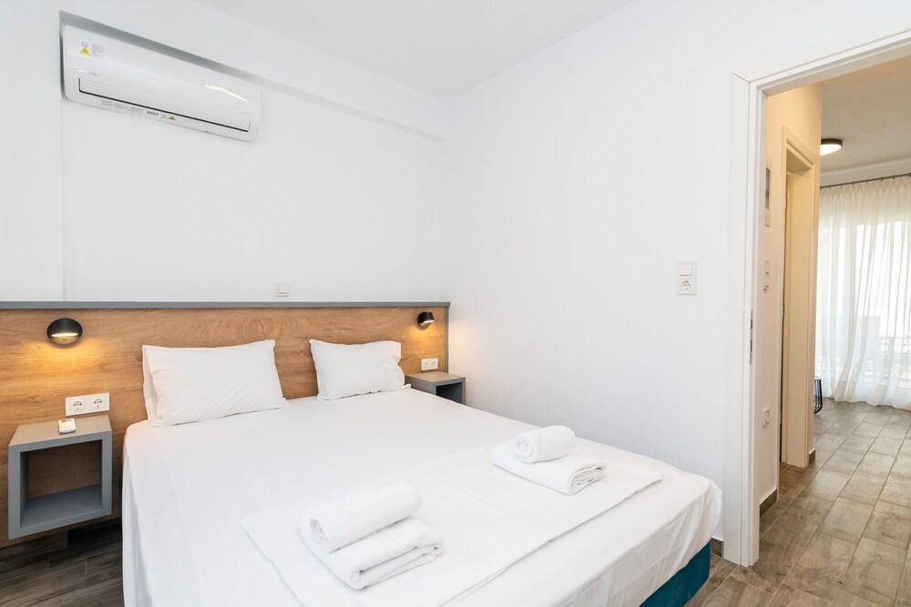 Kleoniki & Irida Residential Complexes