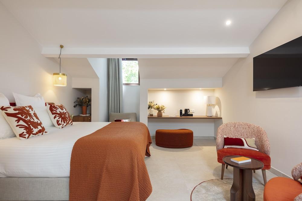 Hôtel et Restaurant La Bastide Bourrelly – Mathias Dandine