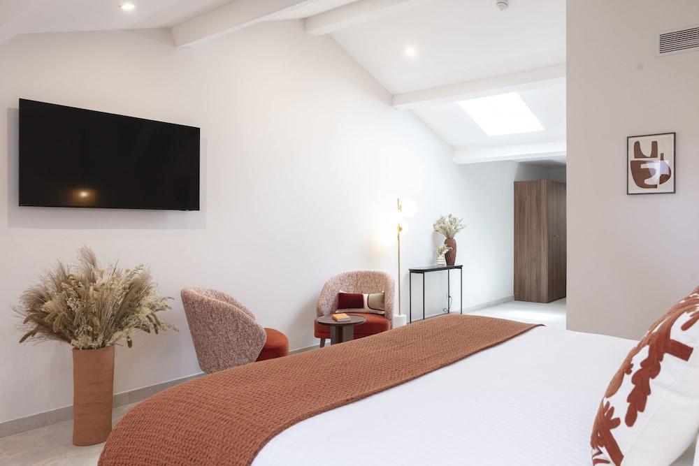 Hôtel et Restaurant La Bastide Bourrelly – Mathias Dandine