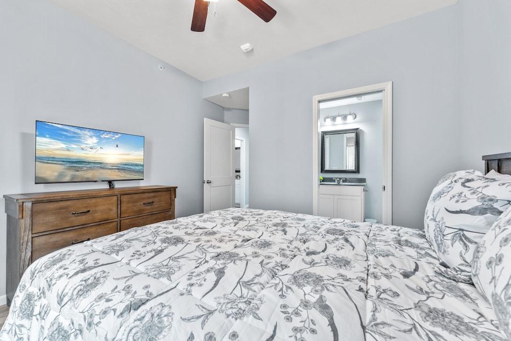 Endless Summer 3 Bedroom Condo by RedAwning