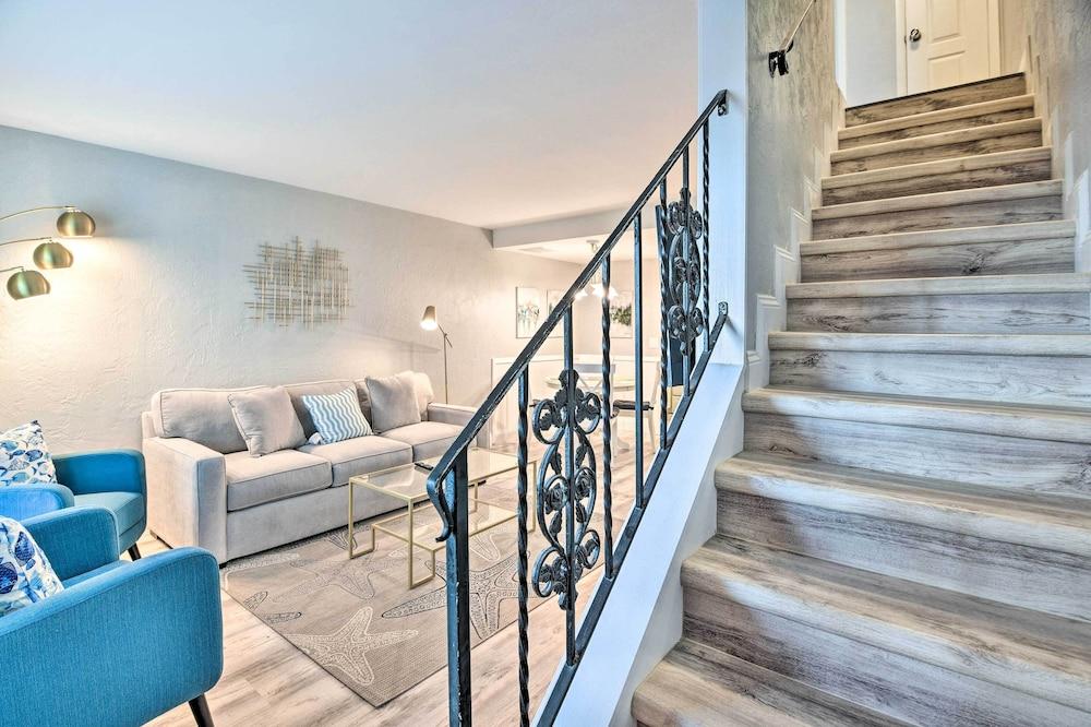 Airy Oceanfront Condo: Steps to Daytona Beach