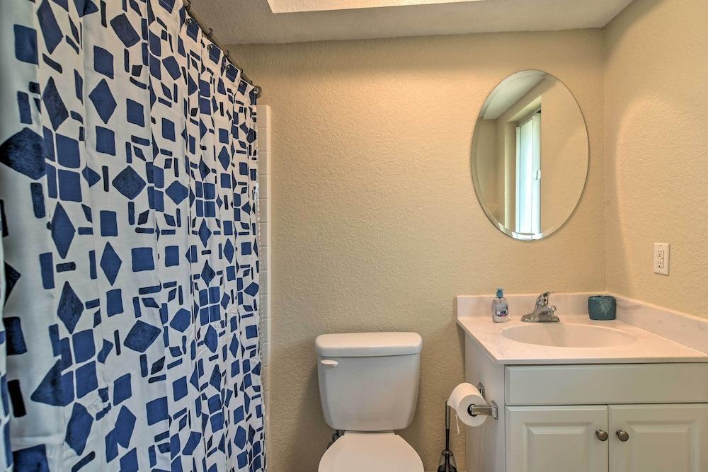 Cozy Indian Rocks Beach Condo - Steps to Beach!