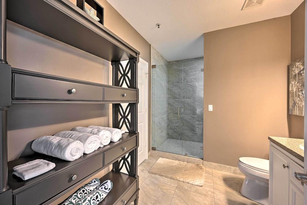 Marco Island Condo w/ Shared Pool & Hot Tub!