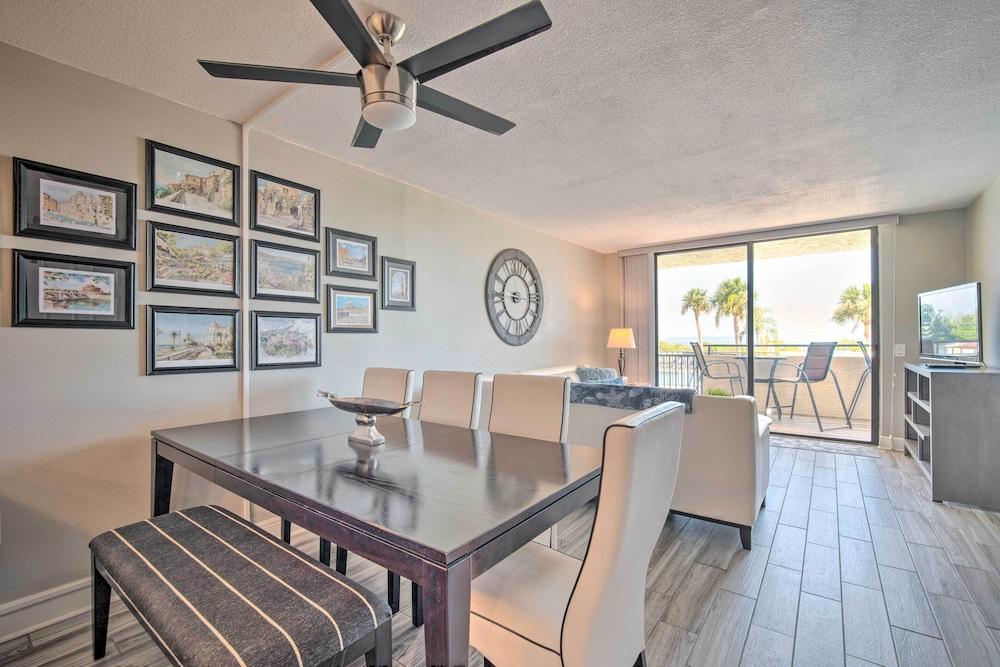 Relaxing Hudson Condo Steps From the Pool!