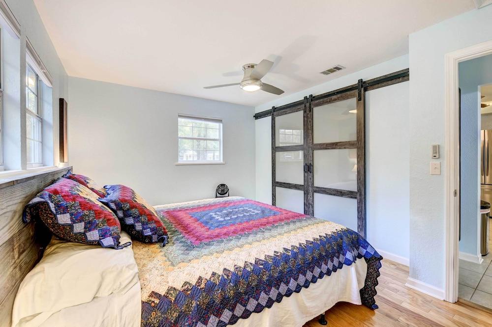 Secluded 2-home Getaway on < 13 Forest Acres!