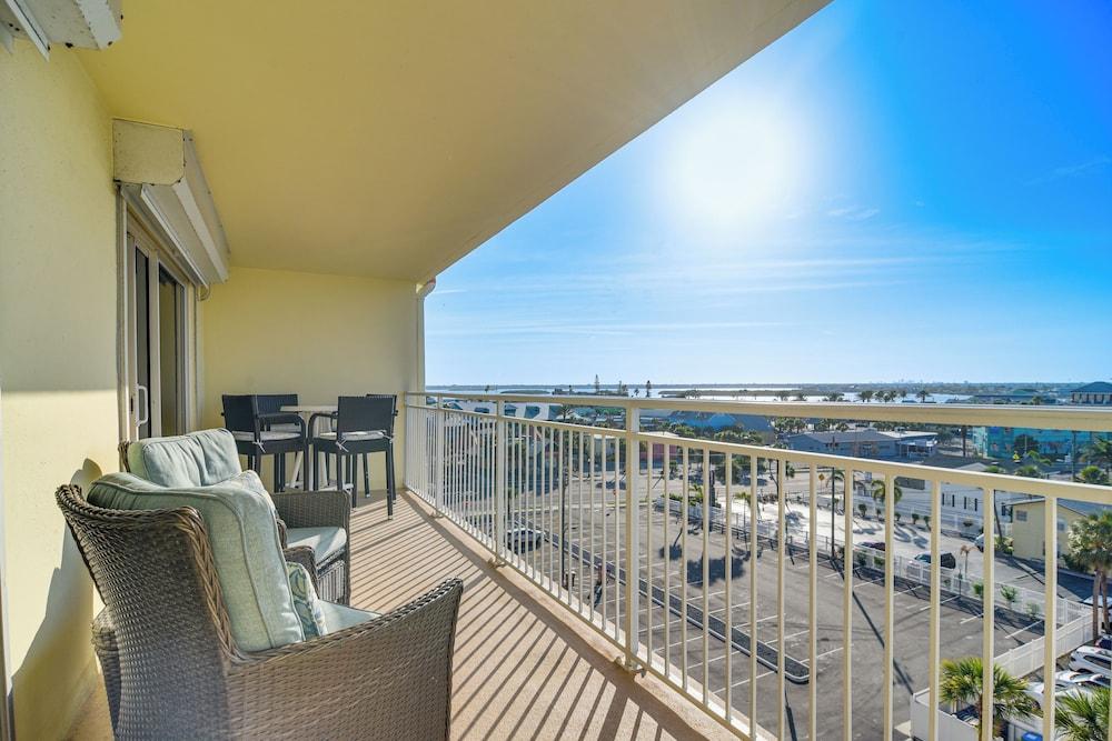 Waterfront Condo w/ Patio & Pool on Madeira Beach!